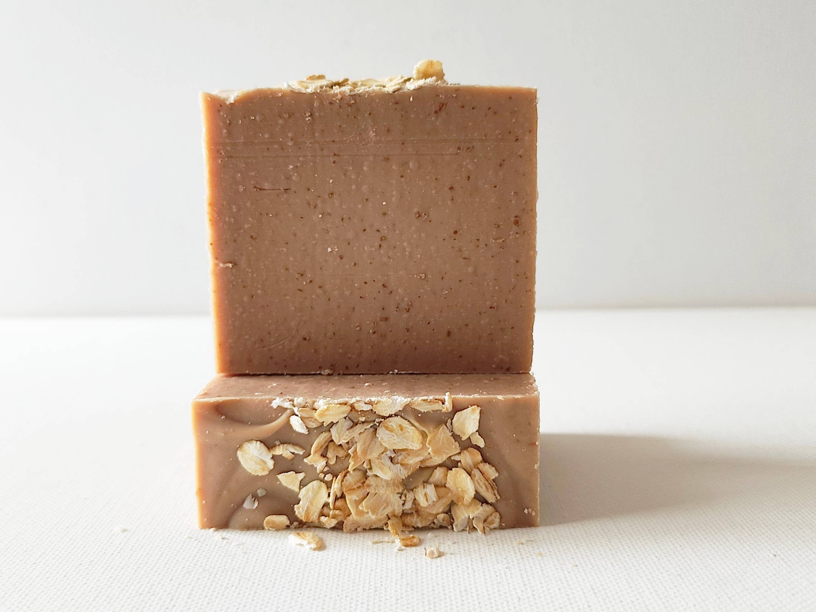 EXFOLIATING OATMEAL MILK & HONEY SOAP